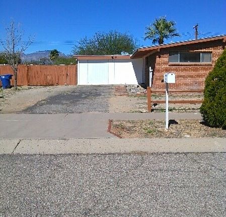3rd image of 7401 E Beverly Dr