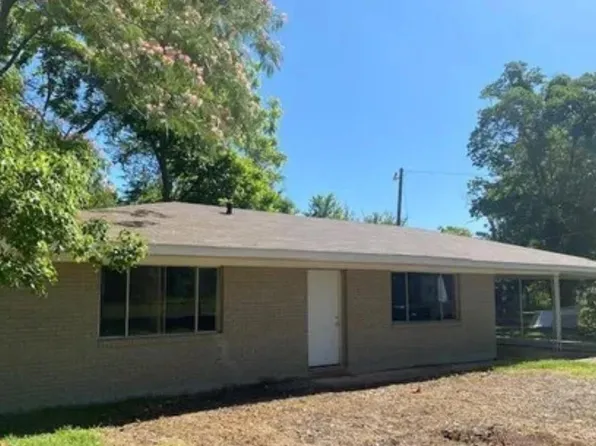 541 Legion Dr, Marksville, LA 71351