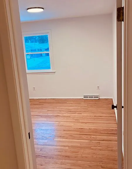 42 Young Ave — Photo 18