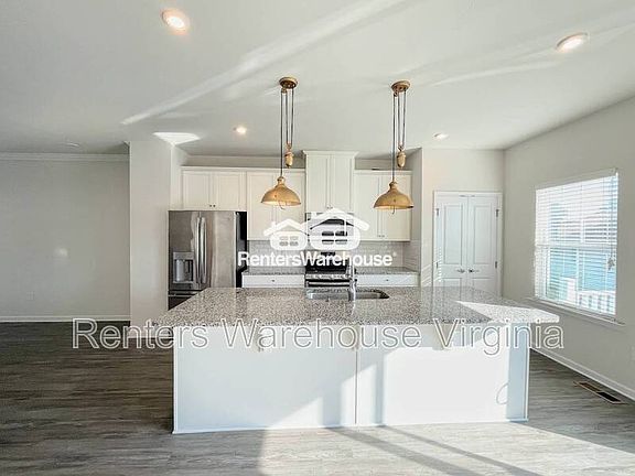 4th image of 512 William Tiedeman Ln