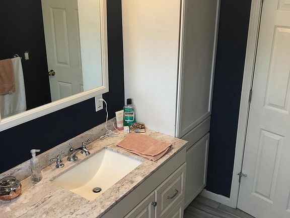 Full bath - 2nd Floor