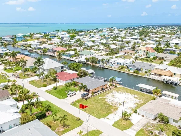 2469 Cherimoya Ln, Saint James City, FL 33956