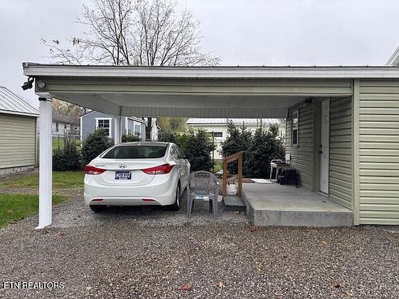 5th image of 98 Yvonne Ave