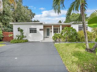 555 NE 127th St, North Miami, FL 33161
