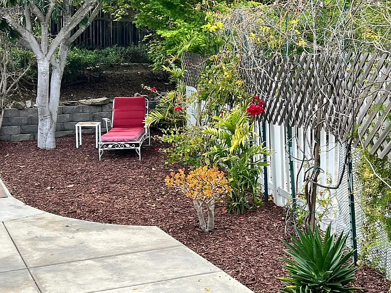 E Barham Dr E — Photo 11