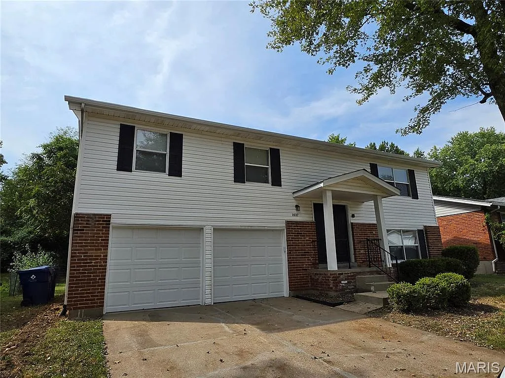 4 bed, 2.0 bath, 1490 sqft, $1,960 — Photo 3