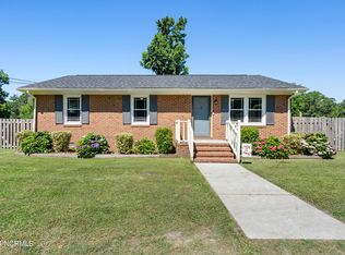 309 S McRae St, Burgaw, NC 28425