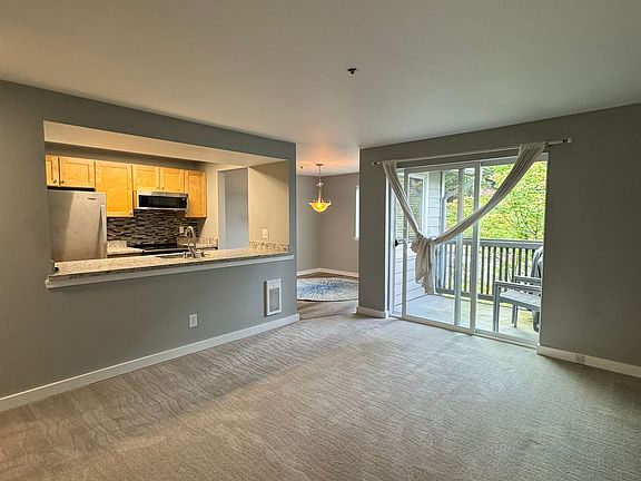 2nd image of 6700 NE 182nd St APT D307