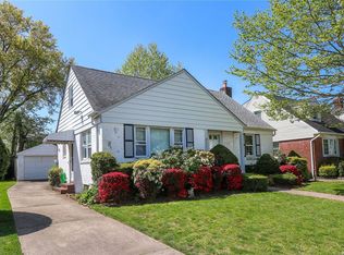118 Laurel Dr, New Hyde Park, NY 11040
