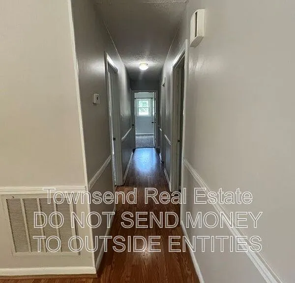 1905 McPherson Ave — Photo 7