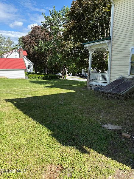 5th image of 408 Main Street
