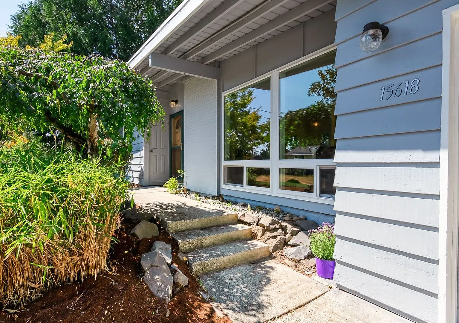 Newly Remodeled 3 Bed 1 Bath Rambler in Bellevue — Photo 3