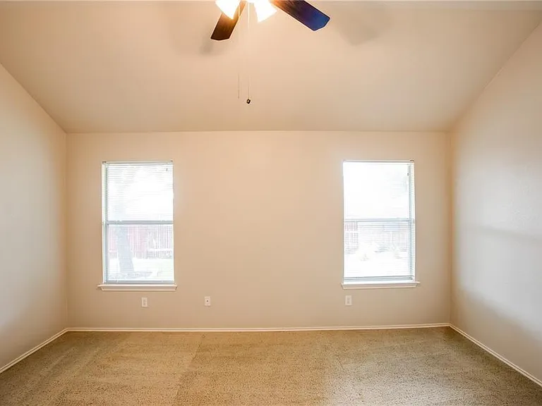 1200 Rainbow Parke Dr — Photo 21