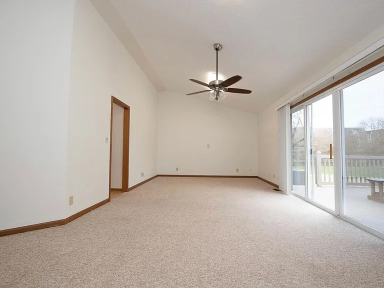 2611 Manchester St — Photo 11