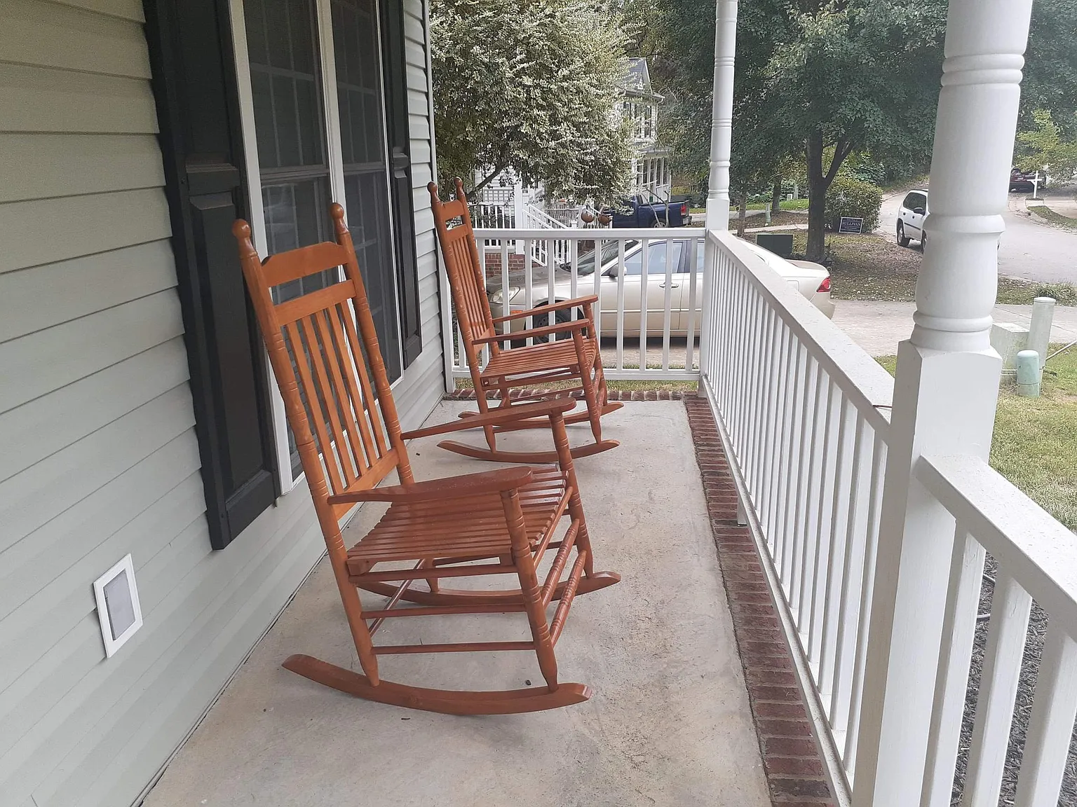 3 bed, 2.5 bath, 1388 sqft, $1,900 — Photo 3