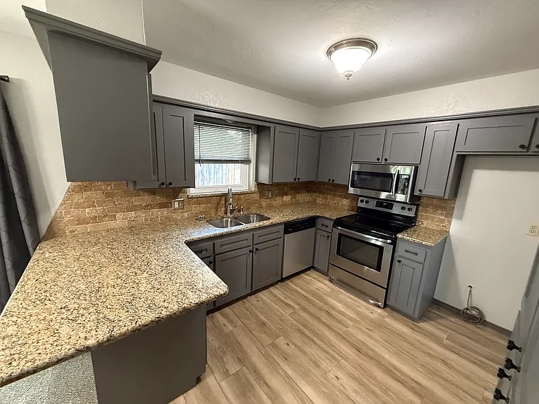 501 Palais Ave — Photo 23