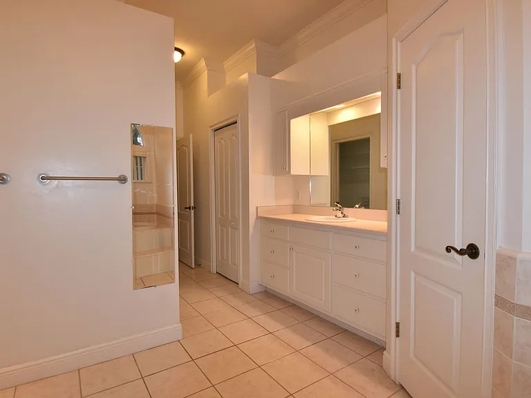 2414 SW 98th Dr — Photo 11