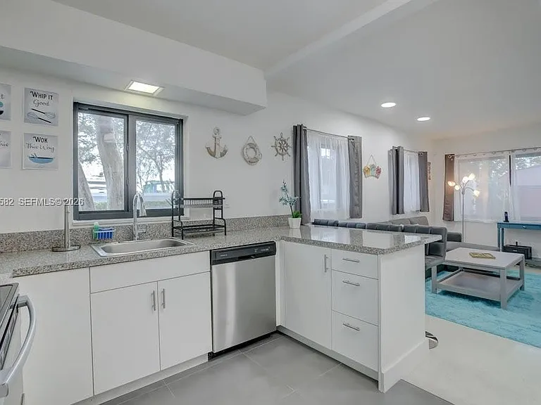 1700 SW 20th St #1 — Photo 25
