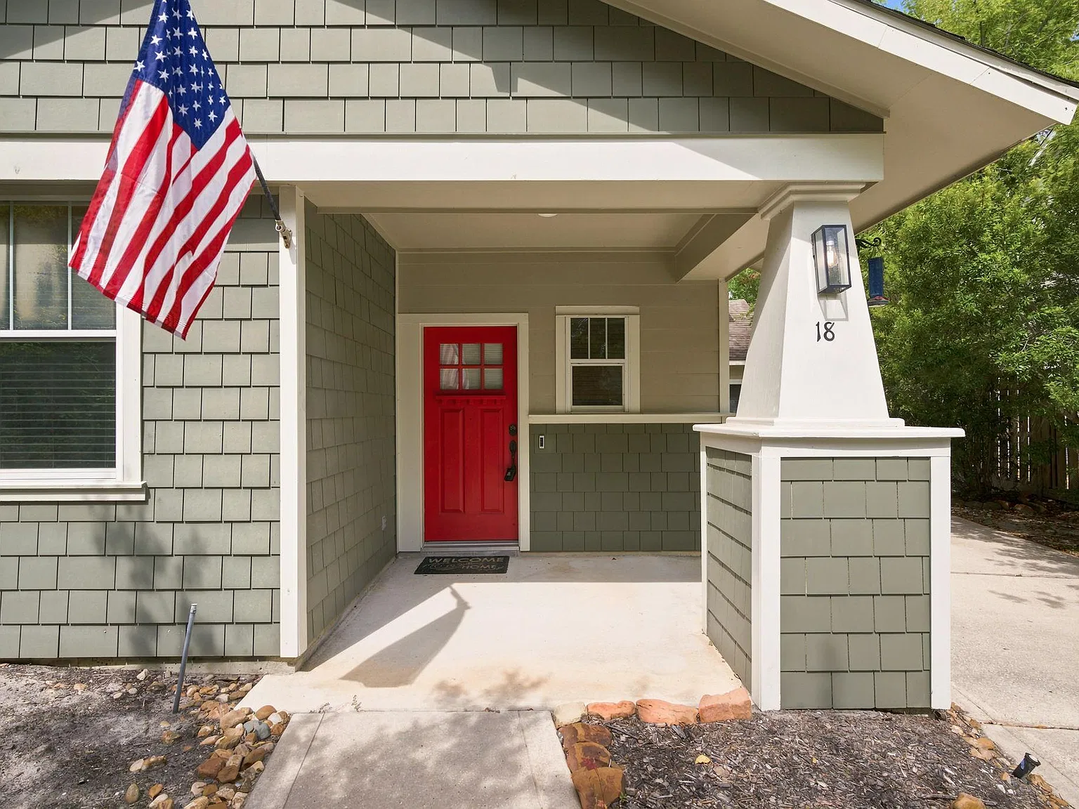 4 bed, 2.5 bath, 2482 sqft, $3,650 — Photo 3