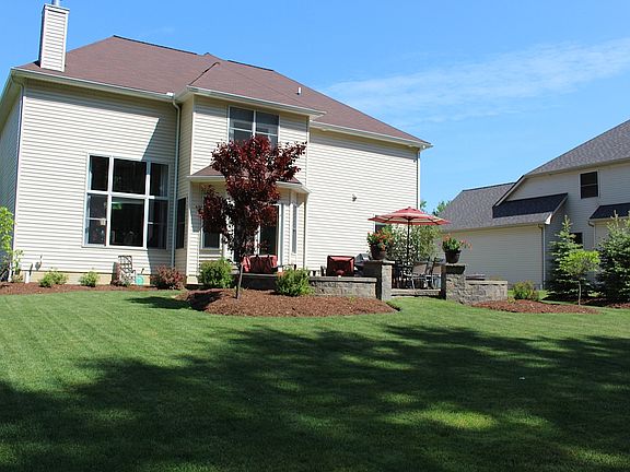 4th image of 27083 Waterside Dr