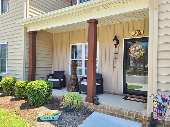 3rd image of 308 Meridian St Lot 60