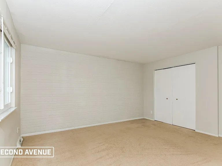 3140 Camberly Dr — Photo 8