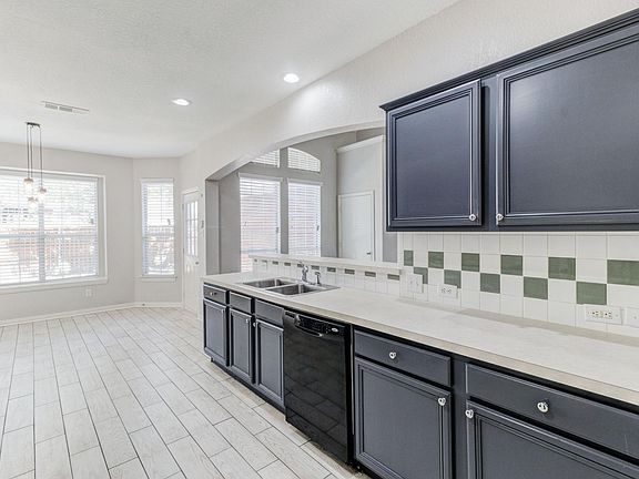 4th image of 1605 Audrey Dr