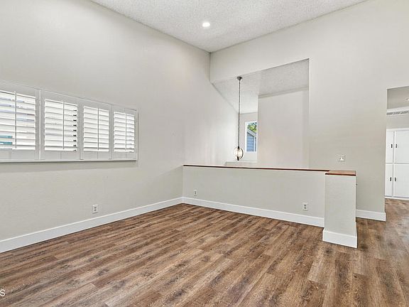 3rd image of 513 Walker Rd