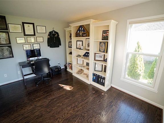 5th image of 1854 Halesworth Ln