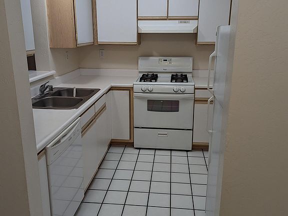2nd image of 8 Fawn Ct #8