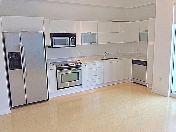 5th image of 133 NE 2nd Ave APT 2810