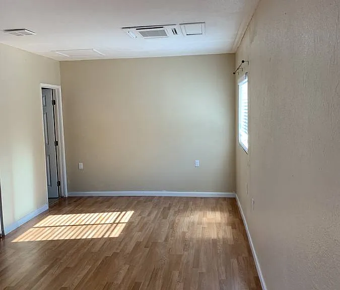 225 Highland Ave #B — Photo 6