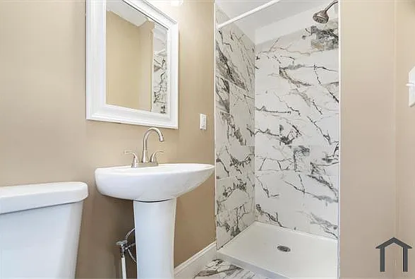 424 S Eden St — Photo 12