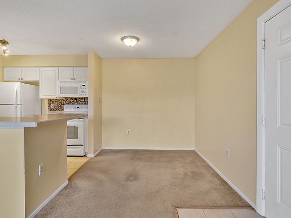 4th image of 1229 Bermuda Lakes Ln Unit 207