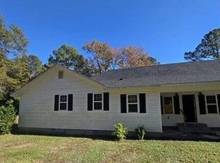 30 Scotts Store Rd, Grantsboro, NC 28529