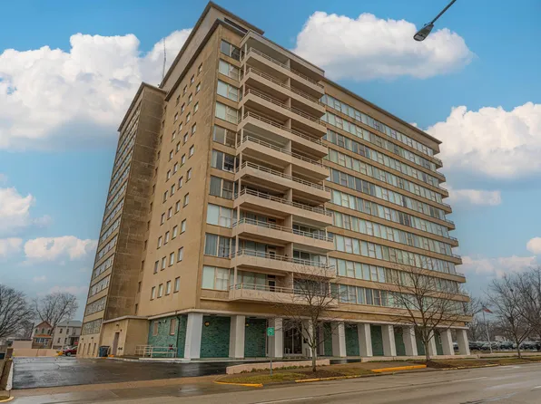 718 S 7th St APT 904, Springfield, IL 62703