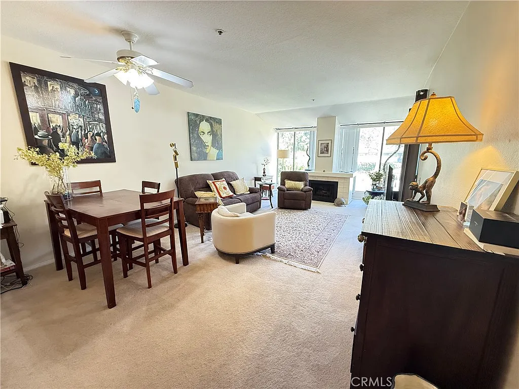 1 bed, 975 sqft, $3,200 — Photo 1