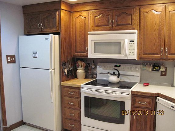 5th image of 2032 Cutler Ave