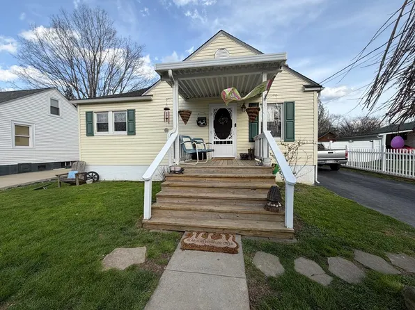 114 Lindburg Ave, Fayetteville, WV 25840