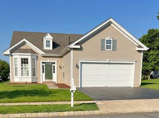 49 Bunker Hill Dr, Allentown, NJ 08501