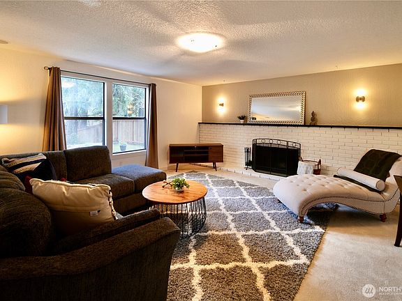 4th image of 15814 25th Drive SE