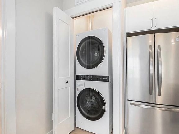 5th image of 3234 Prospect St #306