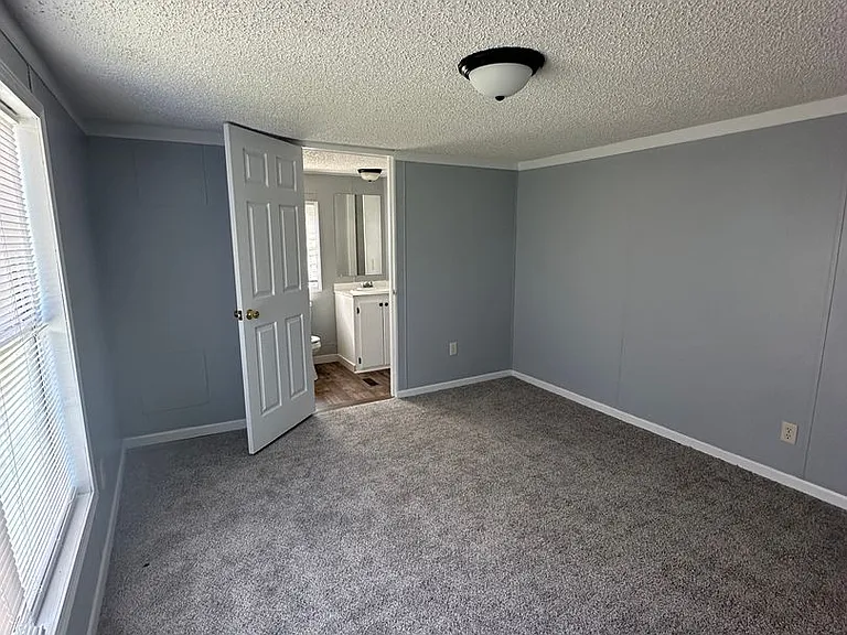 1376 Fleetwood Cir — Photo 8