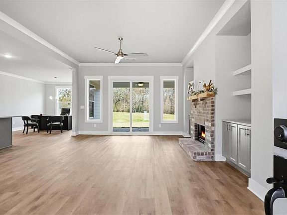 2nd image of 568 Elder Rd