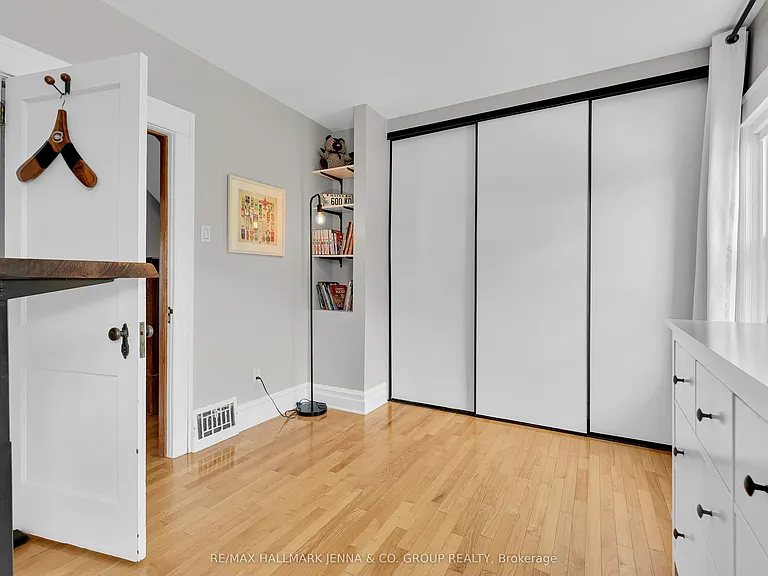 50 Willard St — Photo 28