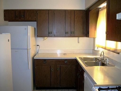 4th image of 15125 Minerva Ave Unit 2W