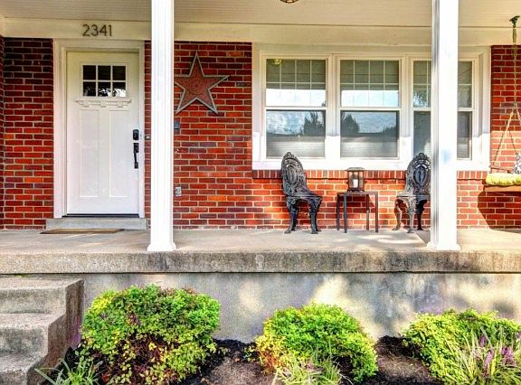 5th image of 2341 Carolina Ave