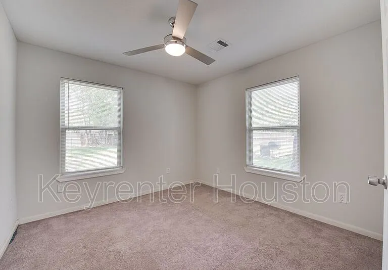7601 Springdale St — Photo 24