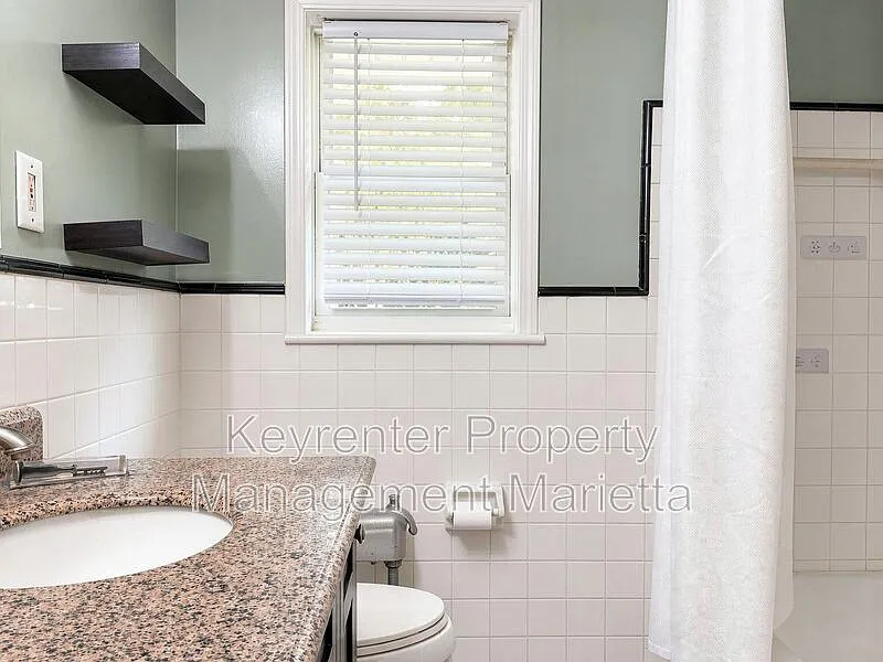 3 bed, 1.5 bath, 1785 sqft, $2,495 — Photo 4