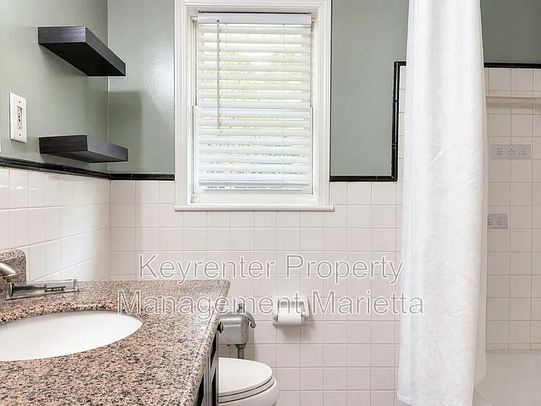 725 McBurnette Rd NE — Photo 4